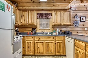 Er313- Crosswinds- Great Location- Close To Town 5 Bedroom Cabin