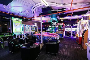 3701a Westgate 1 Bedroom Condo by RedAwning