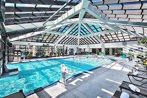 3701a Westgate 1 Bedroom Condo by RedAwning