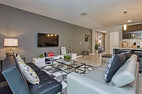 LeReve - 4 Bedrooms w Splashppol- 1205LR 4 Townhouse by RedAwning