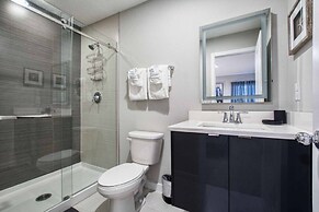 LeReve - 4 Bedrooms w Splashppol- 1205LR 4 Townhouse by RedAwning