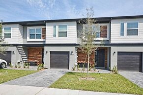LeReve - 4 Bedrooms w Splashppol- 1205LR 4 Townhouse by RedAwning