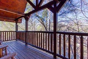 Gatlinburg Enchantment - 3br - 3ba Sleeps 10! 3 Bedroom Cabin