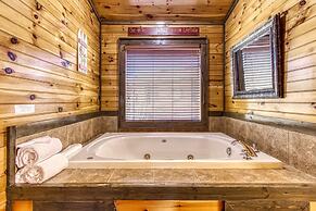 Gatlinburg Enchantment - 3br - 3ba Sleeps 10! 3 Bedroom Cabin