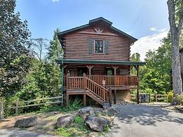 Gatlinburg Enchantment - 3br - 3ba Sleeps 10! 3 Bedroom Cabin