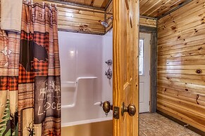 Gatlinburg Enchantment - 3br - 3ba Sleeps 10! 3 Bedroom Cabin