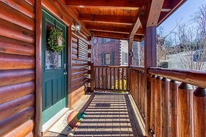 Gatlinburg Enchantment - 3br - 3ba Sleeps 10! 3 Bedroom Cabin