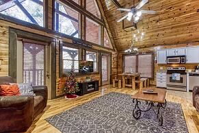 Gatlinburg Enchantment - 3br - 3ba Sleeps 10! 3 Bedroom Cabin