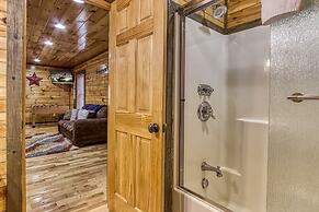 Gatlinburg Enchantment - 3br - 3ba Sleeps 10! 3 Bedroom Cabin