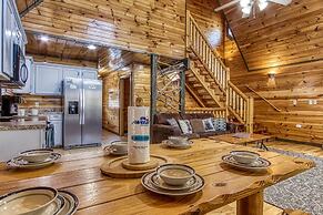 Gatlinburg Enchantment - 3br - 3ba Sleeps 10! 3 Bedroom Cabin