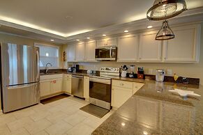 466 El Matador 2 Bedroom Condo by RedAwning