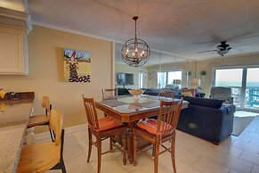 466 El Matador 2 Bedroom Condo by RedAwning