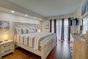 225 El Matador 1 Bedroom Condo by RedAwning