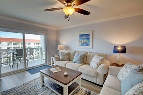 461 El Matador 2 Bedroom Condo by RedAwning