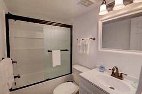 461 El Matador 2 Bedroom Condo by RedAwning