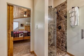 Er3 - Best Of Both Worlds -great Location-close To Town 4 Bedroom Cabi