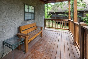 Er65 - Eagles Point - Great Location. Close To All The Action! 2 Bedro