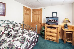 Er65 - Eagles Point - Great Location. Close To All The Action! 2 Bedro