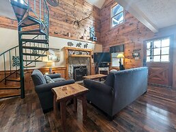 Er13 - Moose Manor Great Location - Close To Town! 3 Bedroom Cabin by 