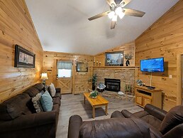Er204 - Dream Catcher Great Location! - Close To Town! 2 Bedroom Cabin