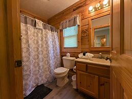 Er204 - Dream Catcher Great Location! - Close To Town! 2 Bedroom Cabin