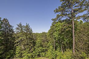 Bear Hugs - Great Cabin! 2 Bedroom Cabin by RedAwning