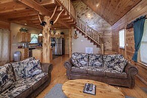 Bear Hugs - Great Cabin! 2 Bedroom Cabin by RedAwning