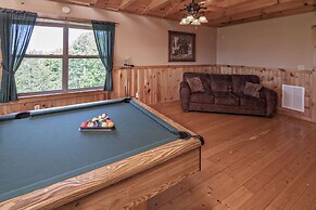 Bear Hugs - Great Cabin! 2 Bedroom Cabin by RedAwning