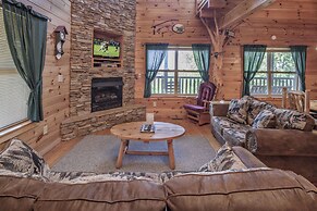 Bear Hugs - Great Cabin! 2 Bedroom Cabin by RedAwning