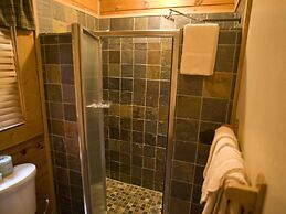 Er79 - Robyn's Nest - Great Location. Close To All The Action! 2 Bedro