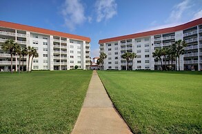 422 El Matador 2 Bedroom Condo by RedAwning