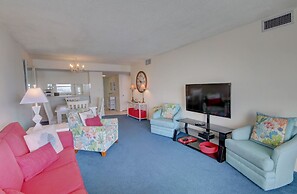 351 El Matador 2 Bedroom Condo by RedAwning