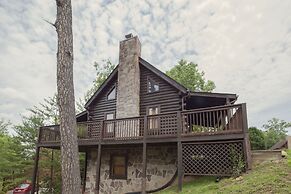 Er103 - Knotty Pine Great Location - Close To Town! 2 Bedroom Cabin by