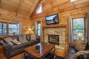 Er103 - Knotty Pine Great Location - Close To Town! 2 Bedroom Cabin by