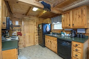 Er103 - Knotty Pine Great Location - Close To Town! 2 Bedroom Cabin by
