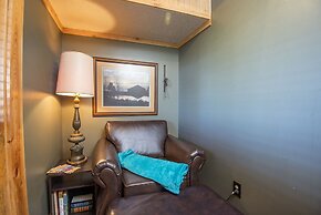 Er103 - Knotty Pine Great Location - Close To Town! 2 Bedroom Cabin by