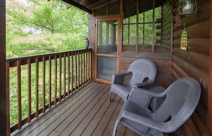 Er103 - Knotty Pine Great Location - Close To Town! 2 Bedroom Cabin by