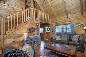 Er103 - Knotty Pine Great Location - Close To Town! 2 Bedroom Cabin by