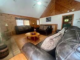 Er19 - Fryemont Great Location - Close To Town! 3 Bedroom Cabin by Red