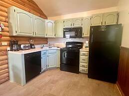 Er19 - Fryemont Great Location - Close To Town! 3 Bedroom Cabin by Red