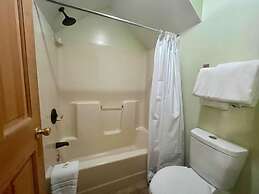 Er19 - Fryemont Great Location - Close To Town! 3 Bedroom Cabin by Red