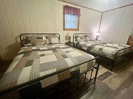 Er19 - Fryemont Great Location - Close To Town! 3 Bedroom Cabin by Red