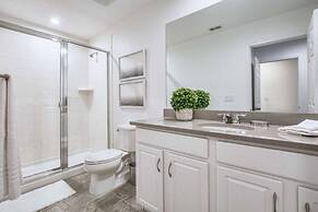 5 Bedrooms Townhome w- Splashpool - 8205SA 5 Townhouse by RedAwning