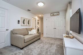 5 Bedrooms Townhome w- Splashpool - 8205SA 5 Townhouse by RedAwning