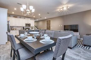 5 Bedrooms Townhome w- Splashpool - 8205SA 5 Townhouse by RedAwning