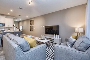 5 Bedrooms Townhome w- Splashpool - 8205SA 5 Townhouse by RedAwning