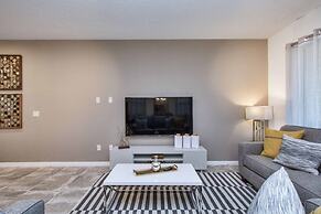 5 Bedrooms Townhome w- Splashpool - 8205SA 5 Townhouse by RedAwning