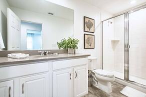 5 Bedrooms Townhome w- Splashpool - 8205SA 5 Townhouse by RedAwning