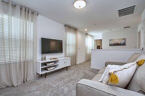 5 Bedrooms Townhome w- Splashpool - 8205SA 5 Townhouse by RedAwning