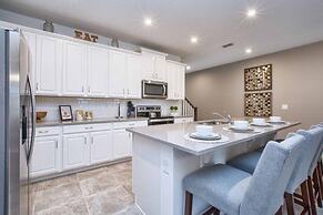 5 Bedrooms Townhome w- Splashpool - 8205SA 5 Townhouse by RedAwning